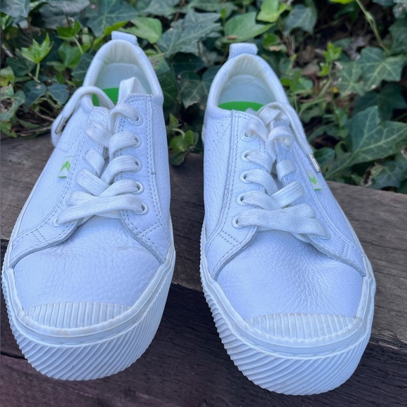 Cariuma "OCA" pebbled leather sneakers - size 9 - Picture 2 of 8
